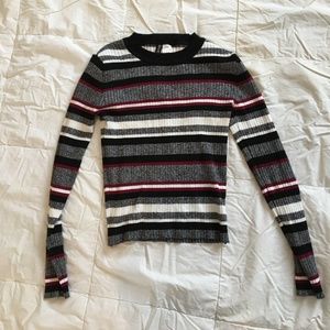 Divided Tight-Fitting Long Sleeve Top